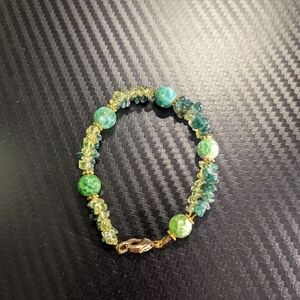 Elegant Green Beaded Bracelet